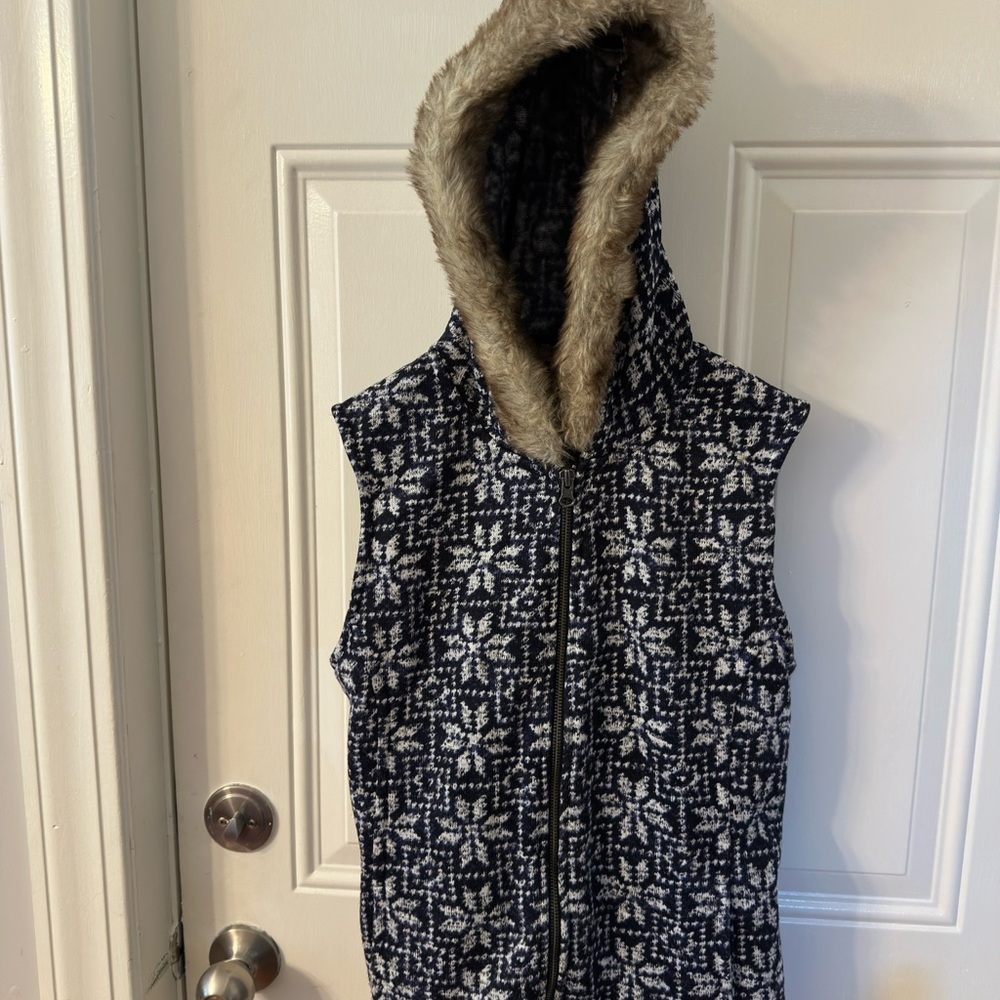 Talbots Navy and White Snowflake Sweater Vest